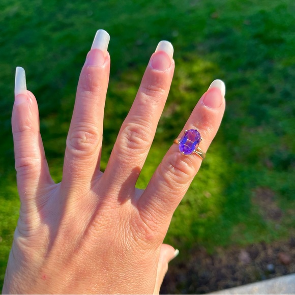 🔮 Vtg Estate Solid 14k Princess Cocktail Ring Yellow Gold Purple Stone Oval 6.5 - Picture 3 of 8